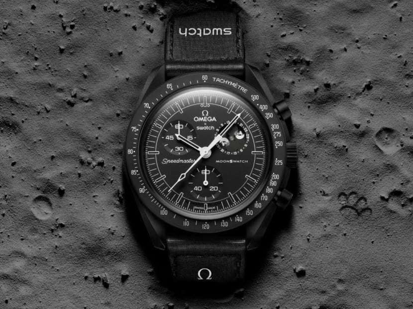 Swatch x Omega Bioceramic Moonswatch Mission To Moonphase Snoopy Black