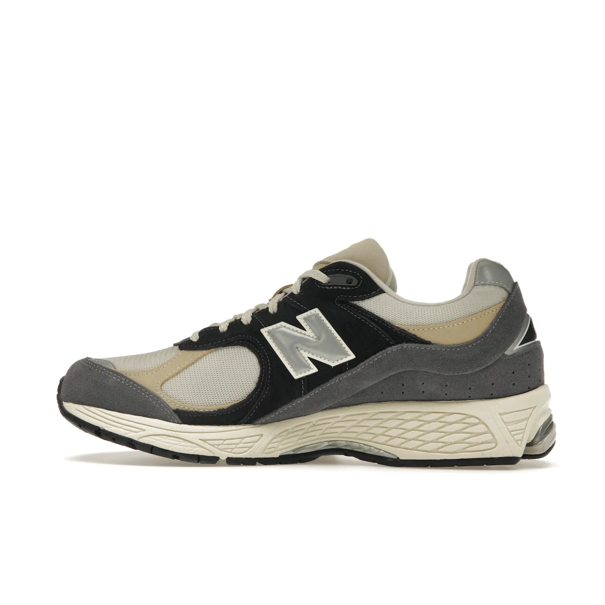 New Balance 2002R Magnet Sandstone