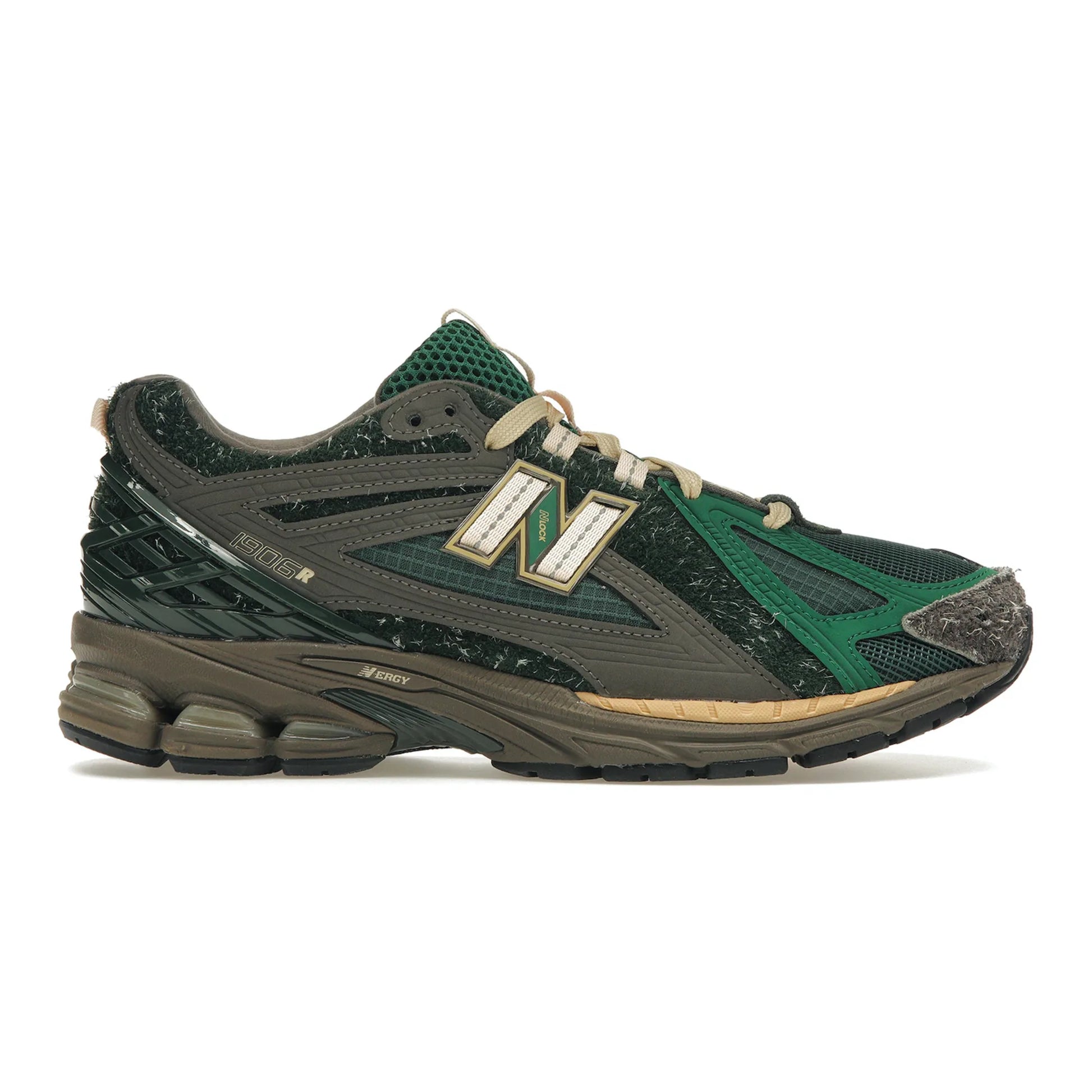 New Balance 1906R size? Exclusive Diamond District Pack Green