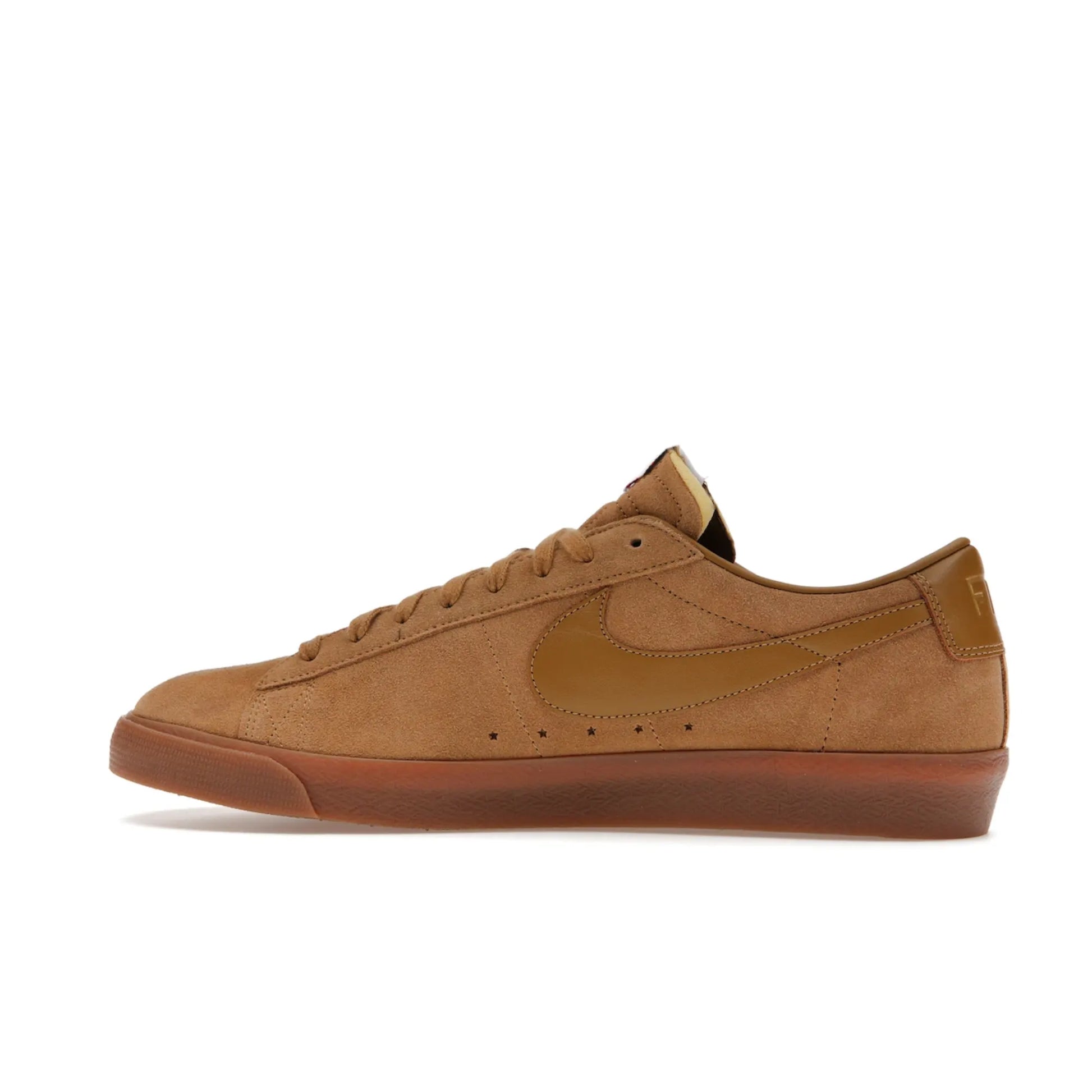 Nike SB Blazer Low GT Supreme Golden Beige