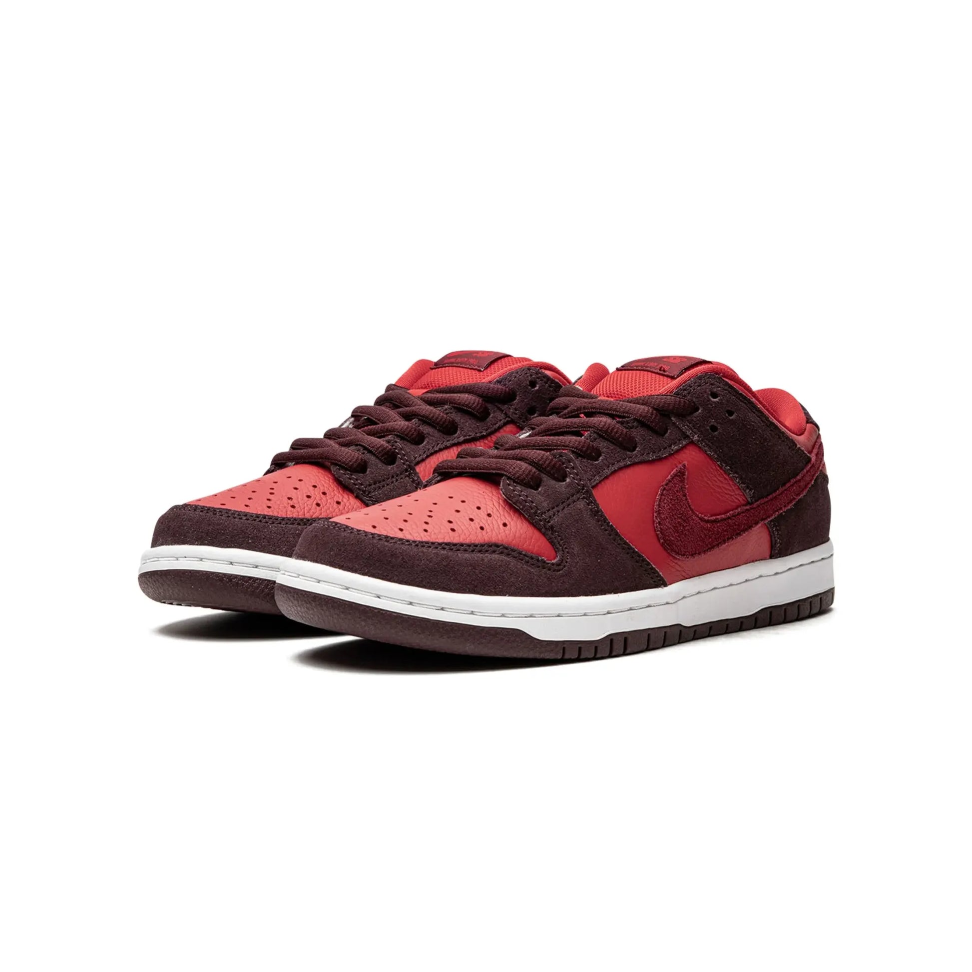 Nike SB Dunk Low Cherry